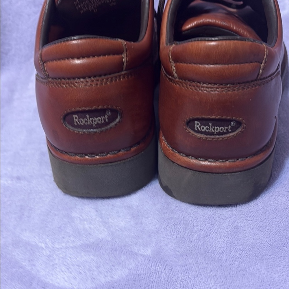 Rockport Brown Oxford Shoes with Classic Design - Picture 3 of 8
